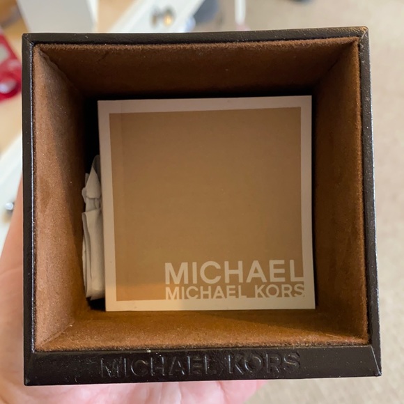 Michael Kors Watch - Picture 2 of 2